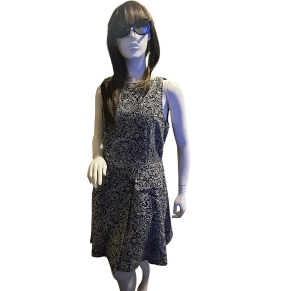 Tory Burch Paisley – Size 12 – Black & White Faux Wrap Dress - Picture 3 of 10